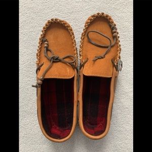 Wakonsun Men’s Leather Moccasins